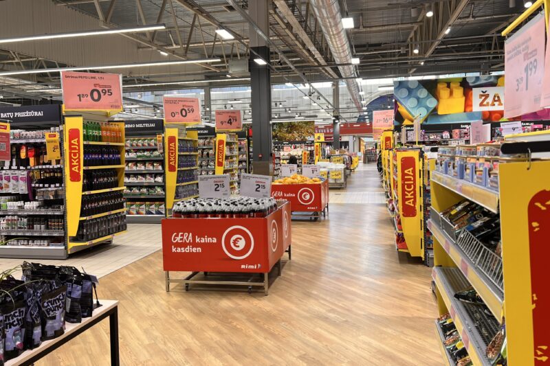 Supermarket Launches ‘Properly Arranged Aisle’ That Relocates Every Product To Where It Was In 1989