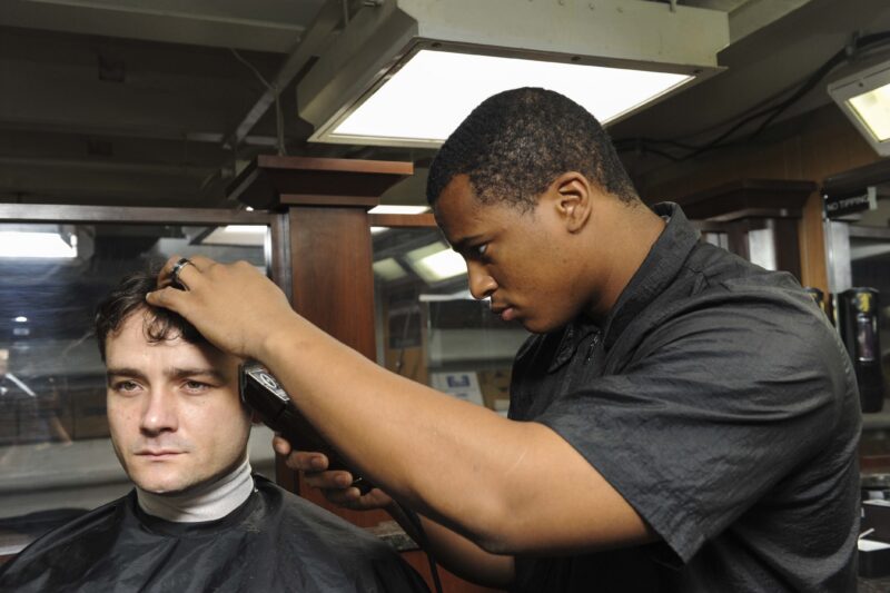 Barber Offers ‘Plain-English Fade’ Where Customers Must Stop Saying ‘maybe’